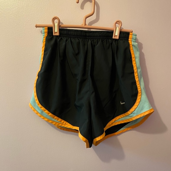 Nike shorts - Picture 2 of 3